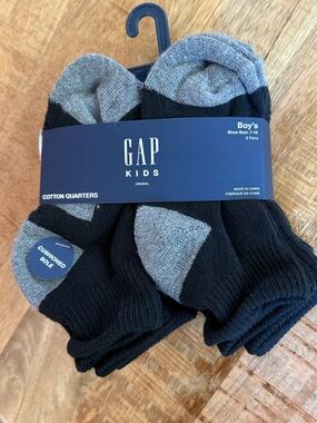 NWT GAP Kids Boys 8-Pack Quarter Socks | Back to School | Size 7–10
